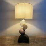 ZENSTONE B ΦΩΤΙΣΤΙΚΟ ΕΠΙΤΡΑΠΕΖΙΟ 30 5x30 5x63cm POLYRESIN ΠΟΛΥΧΡΩΜΟ ΥΦΑΣΜΑ ΛΕΥΚΟ c540471